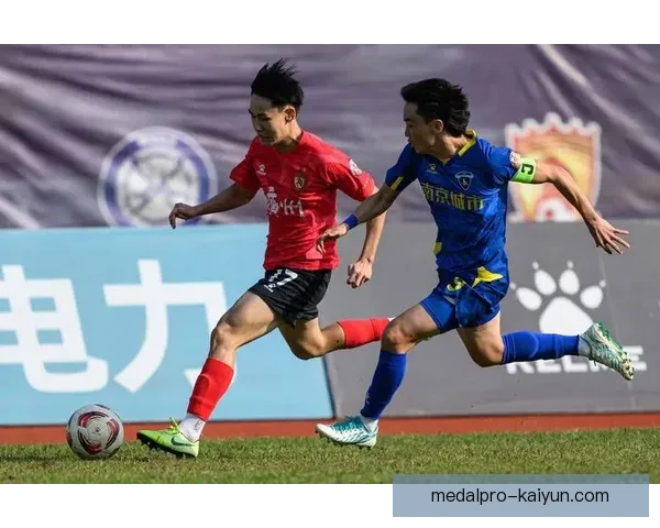 广州队青年队新星持续提升，备受期待的未来之星正逐渐展现才华