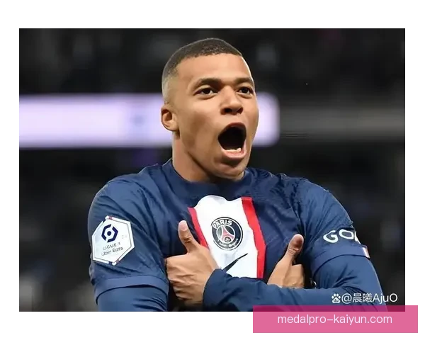 姆巴佩技术结合速度的表现稳健，成为球队进攻的重要武器